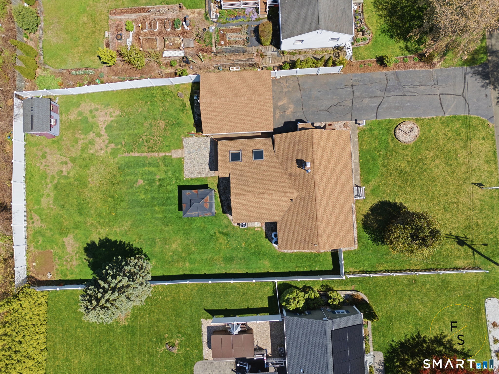 57 Concord Circle Wethersfield, CT 06109 - Photo 36 of 37 an aerial view of a house with a yard
