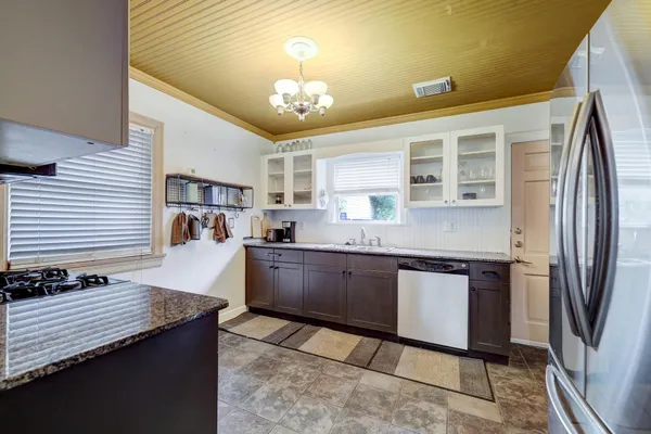$2,650 | 610 Oakley Street, Houston, TX 77006