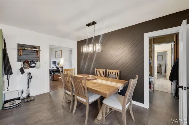 $295,000 | 18374 Highway 185, Potosi, MO 63664