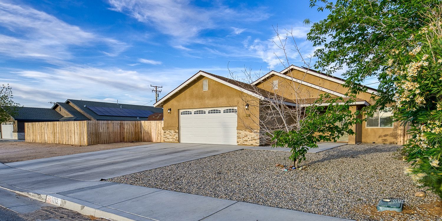 1112 Porter Street Ridgecrest, CA 93555 - Photo 3 of 48