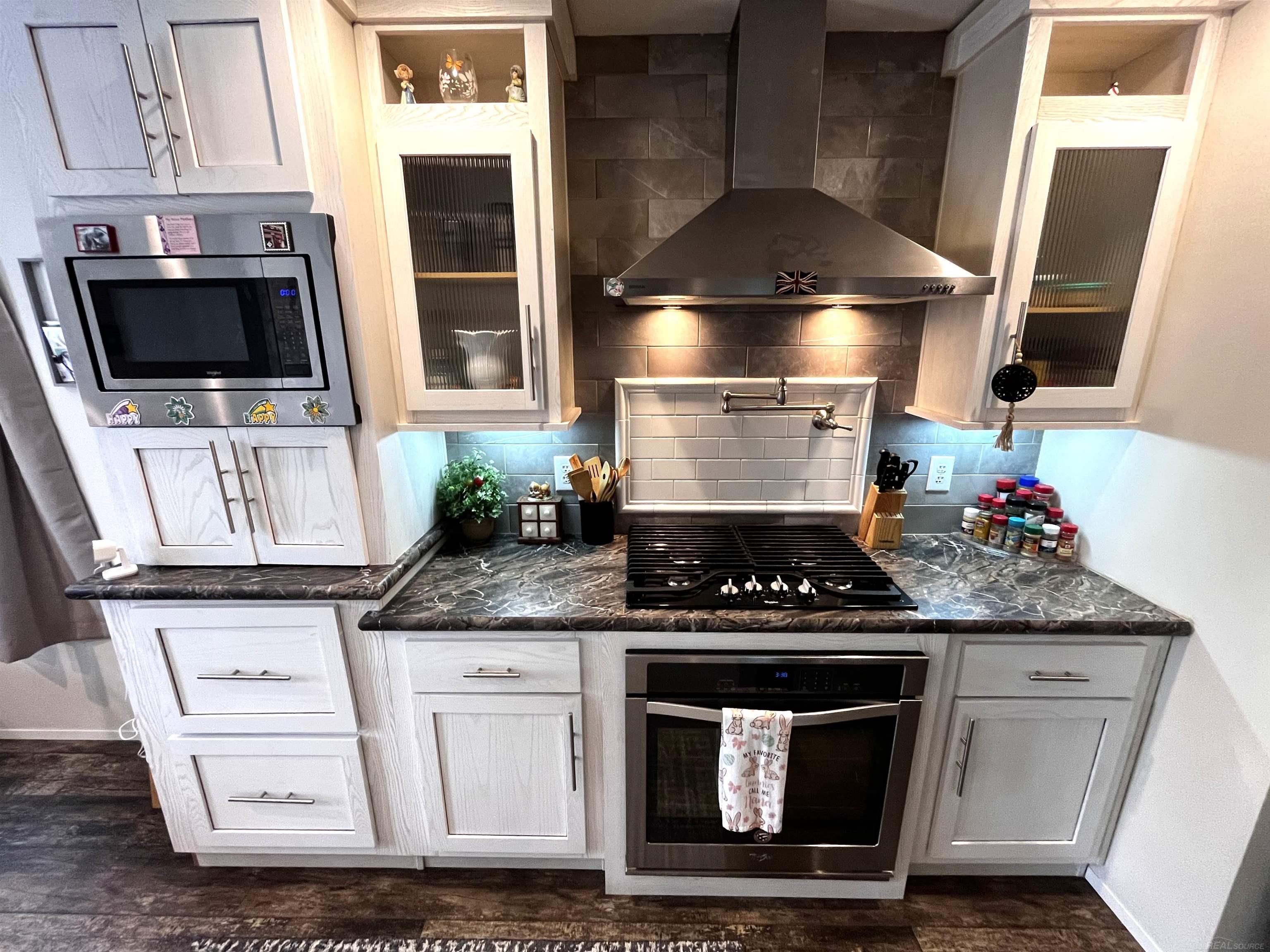 563 Allen Road Milan, MI 48160 - Photo 9 of 34 50220371-4394fb87-4db9-4f6b-a064-5c00ad878bac.JPG