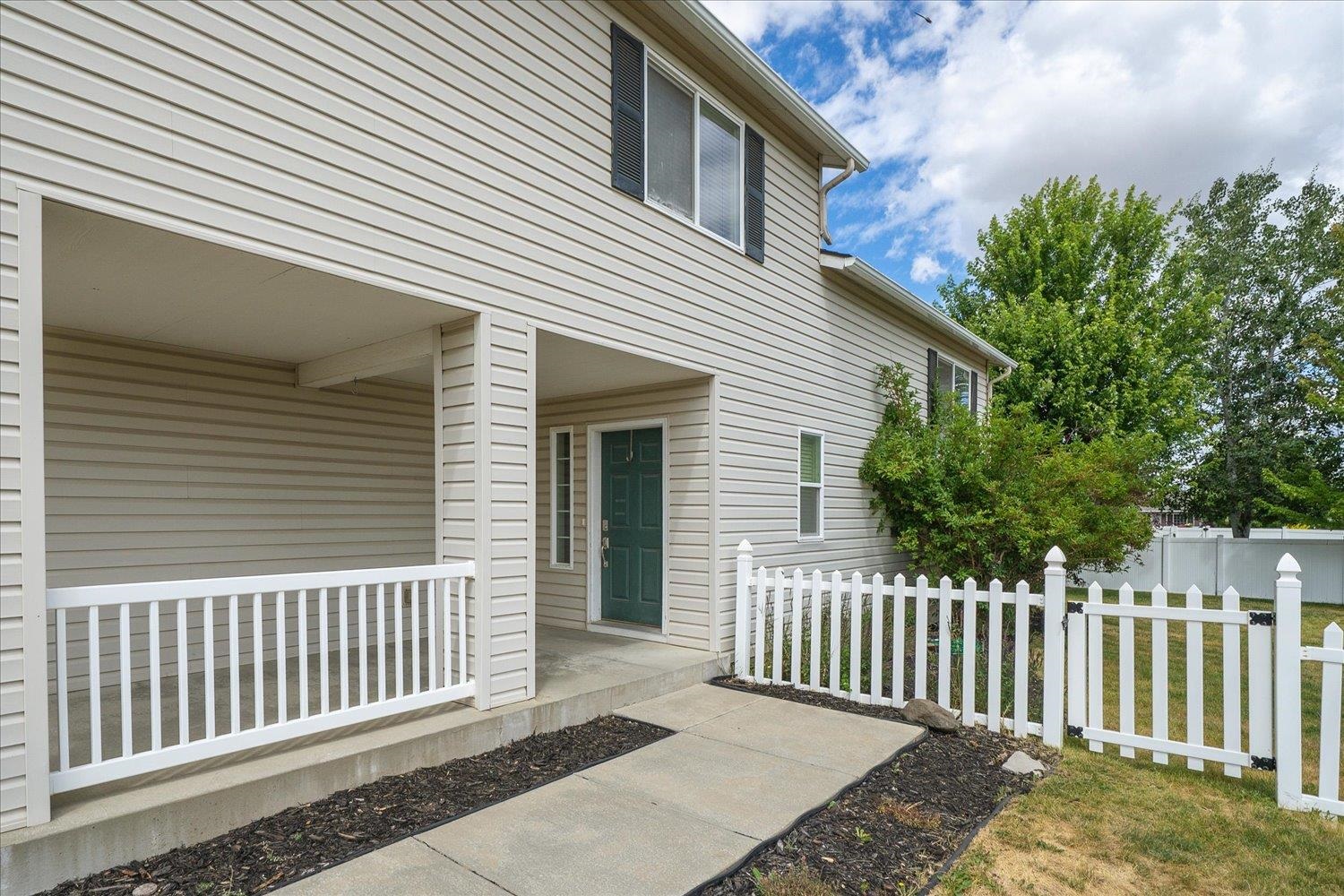 10002 West Richland Road Cheney, WA 99004 - Photo 2 of 30