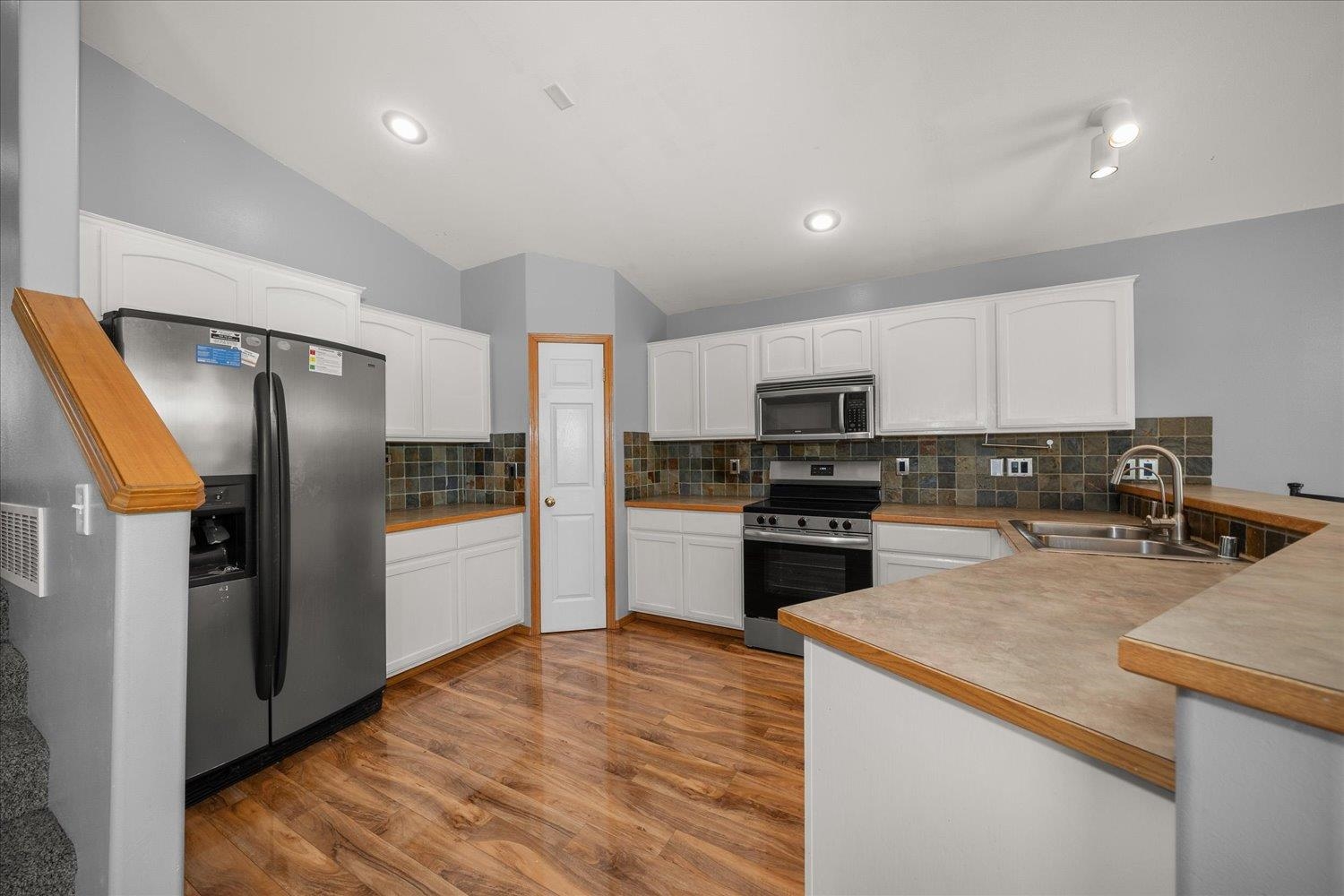 10002 West Richland Road Cheney, WA 99004 - Photo 6 of 30
