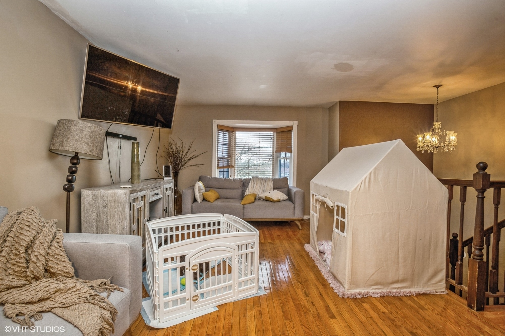 511 East Schaumburg Road Streamwood, IL 60107 - Photo 2 of 16