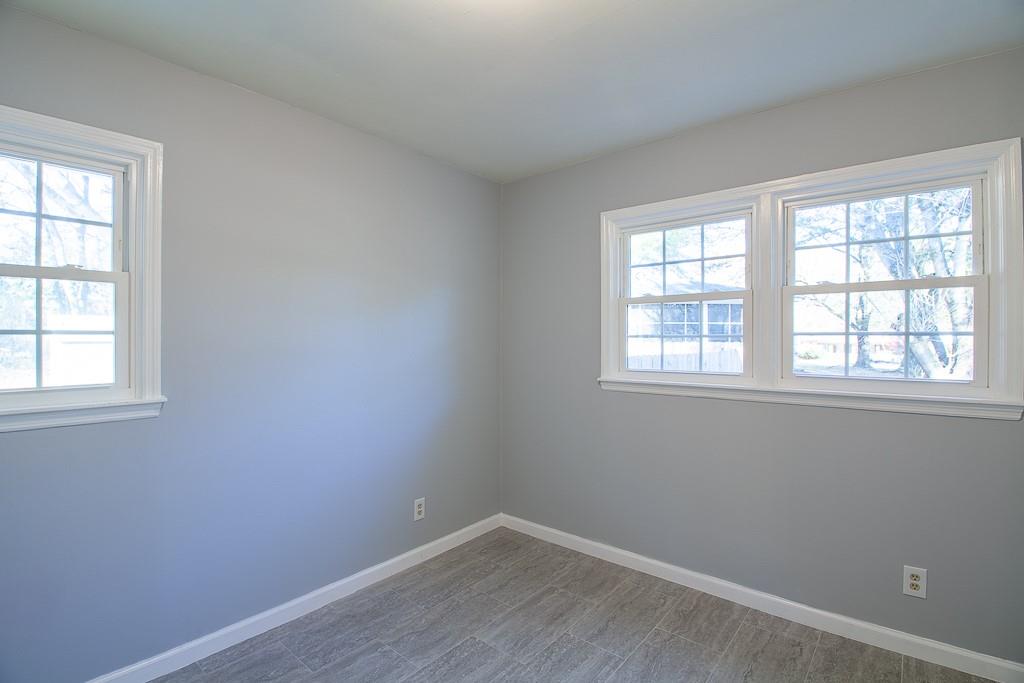 13 Shadow Lane Cartersville, GA 30120 - Photo 30 of 36 an empty room with a window