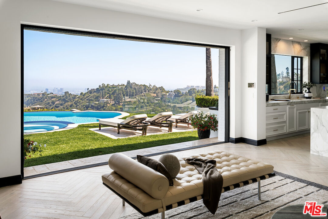 10932 Savona Road Los Angeles, CA 90077 - Photo 16 of 72