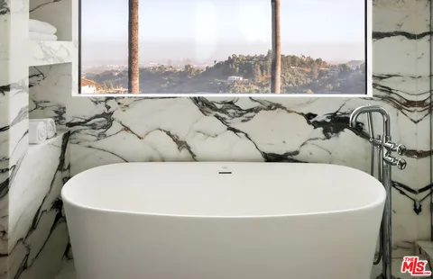 $8,995,000 | 10932 Savona Road, Los Angeles, CA 90077