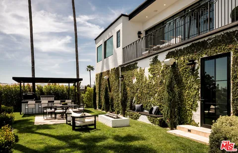 $8,995,000 | 10932 Savona Road, Los Angeles, CA 90077