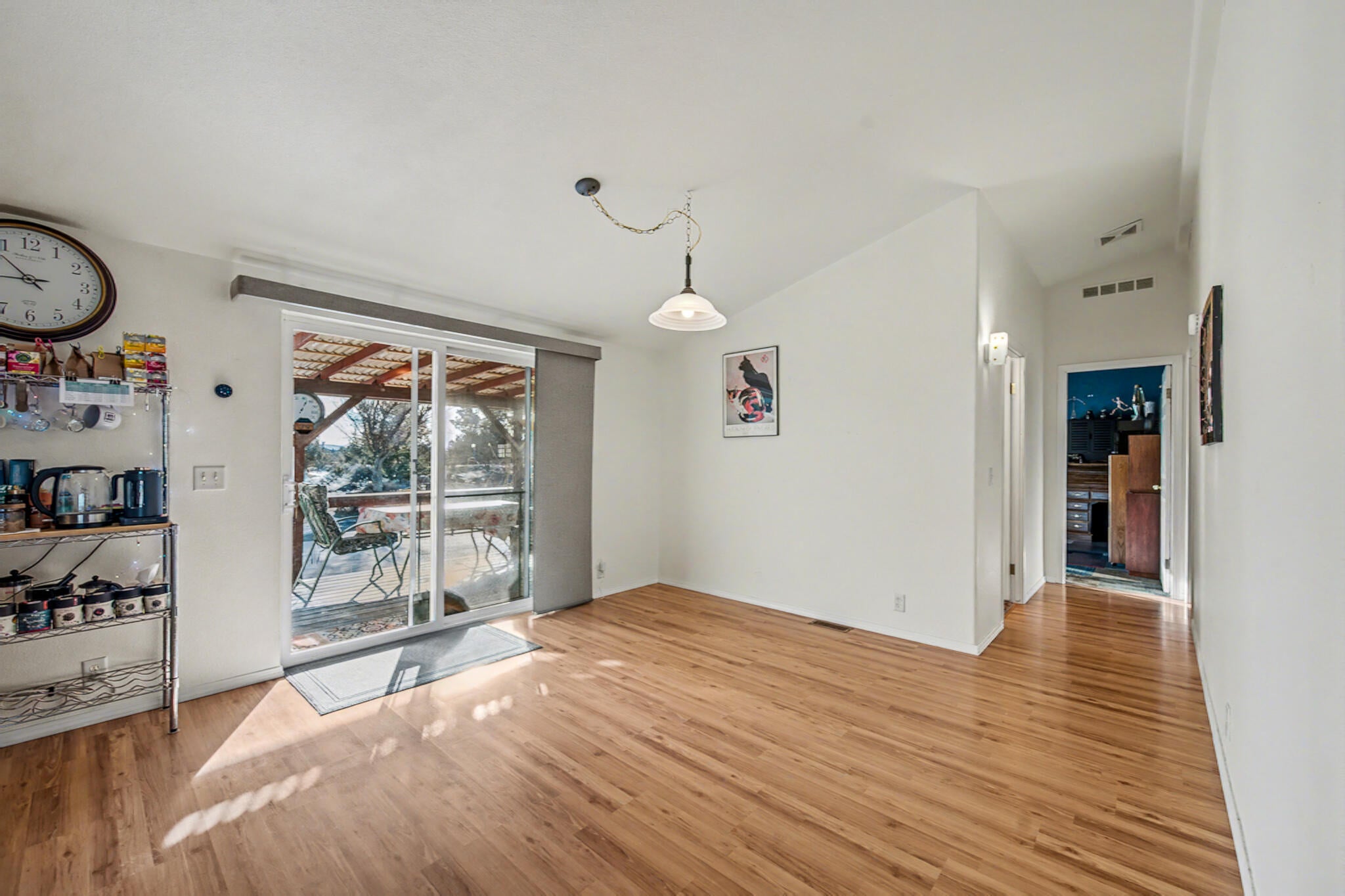 16065 Twin Lakes Road Powell Butte, OR 97753 - Photo 14 of 26 Dining room