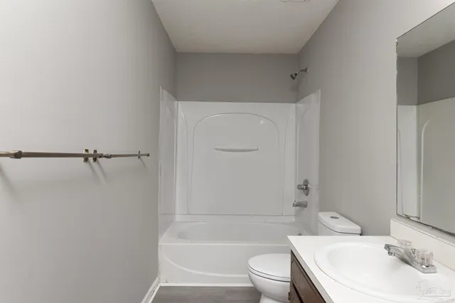 $1,100 | 5405 East Shore Drive, Pensacola, FL 32505