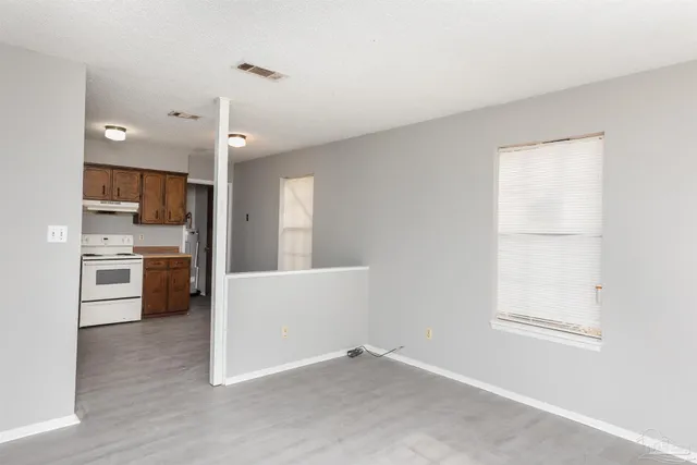 $1,100 | 5405 East Shore Drive, Pensacola, FL 32505