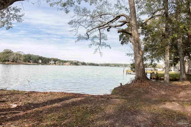 $1,100 | 5405 East Shore Drive, Pensacola, FL 32505