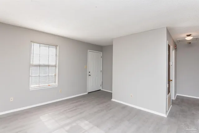 $1,100 | 5405 East Shore Drive, Pensacola, FL 32505