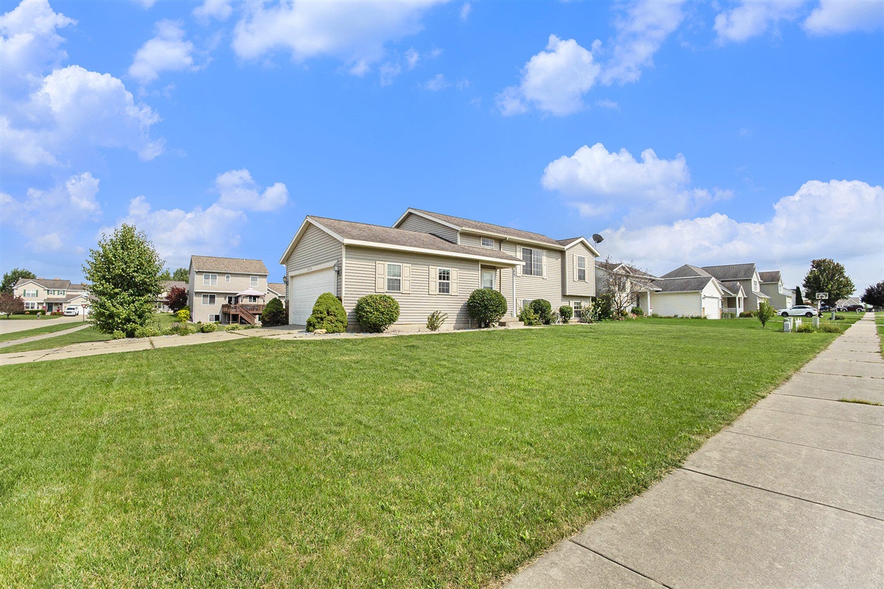 6474 Prairie Caledonia, MI 49316 - Photo 2 of 28