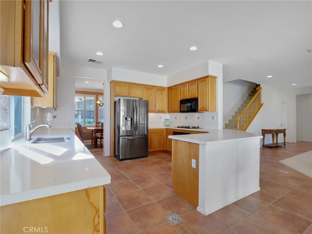 19156 Zamora Way Riverside, CA 92508 - Photo 13 of 30 kitchen