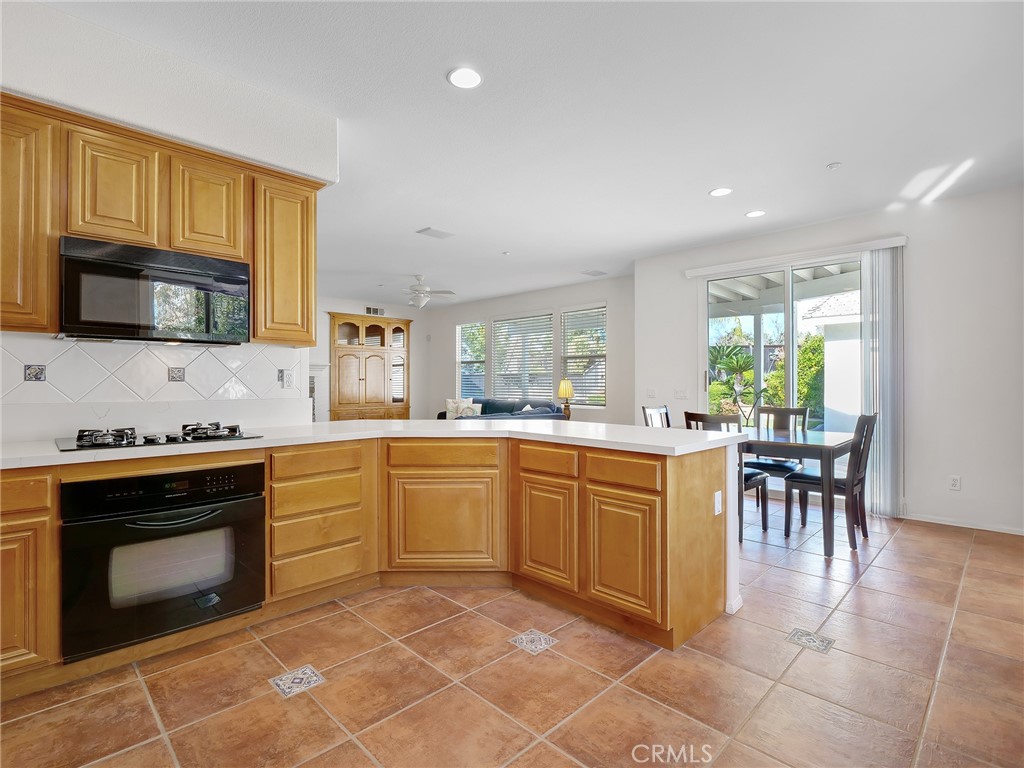 19156 Zamora Way Riverside, CA 92508 - Photo 14 of 30 Kitchen w/ dining area