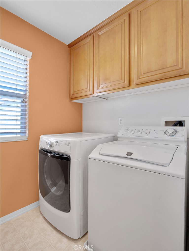 19156 Zamora Way Riverside, CA 92508 - Photo 22 of 30 Upstairs Laundry Room