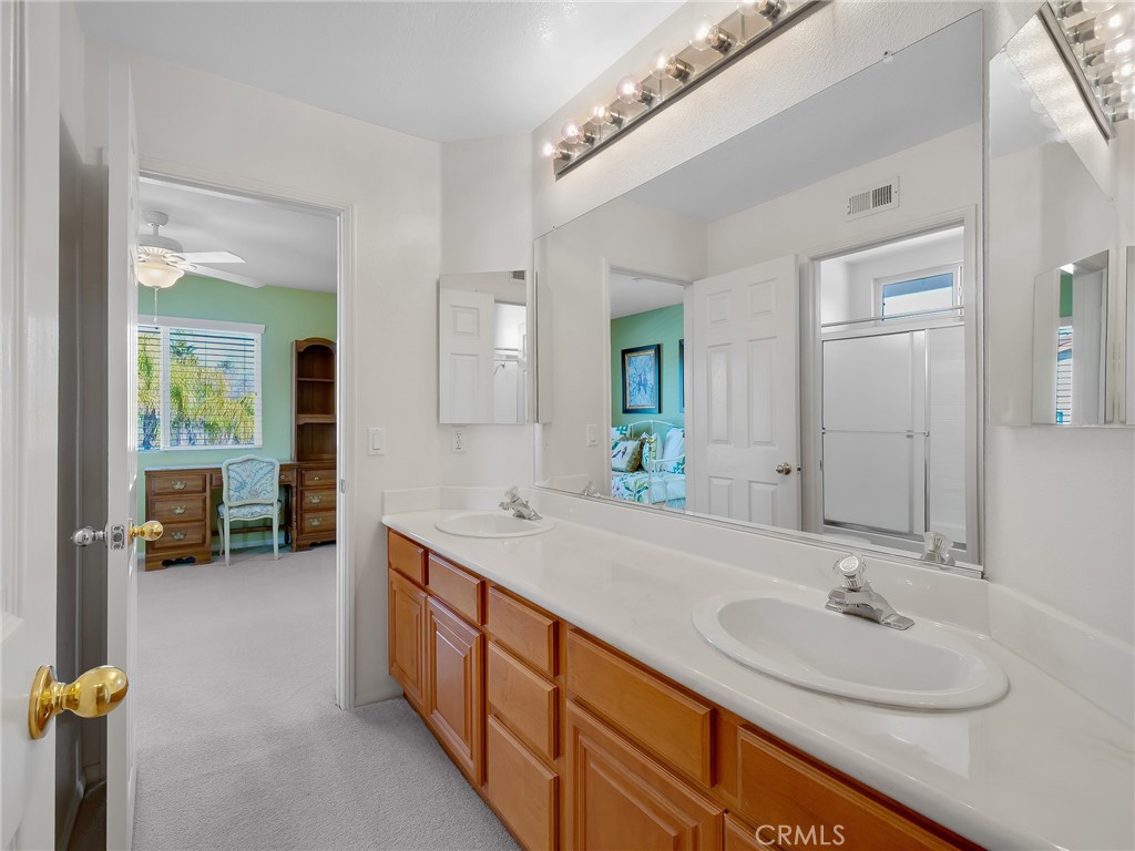 19156 Zamora Way Riverside, CA 92508 - Photo 26 of 30 Upstairs 2nd Bathroom