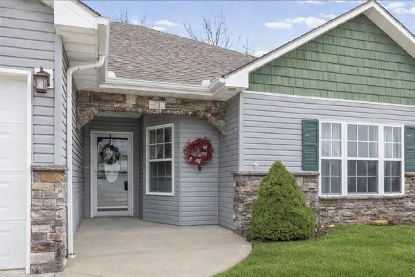 $340,000 | 607 Oakmont Drive, Warrensburg, MO 64093