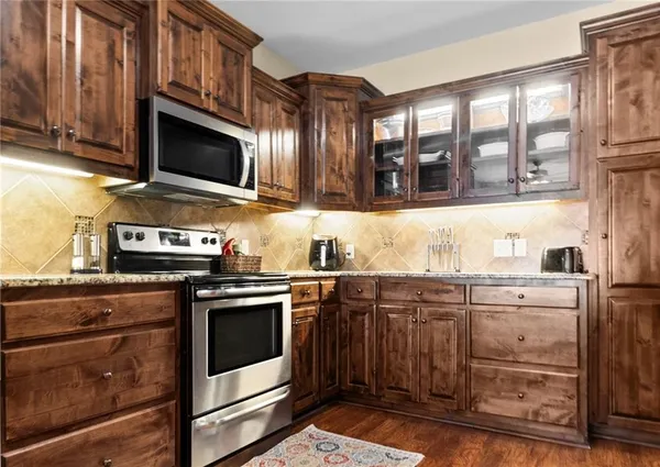 $340,000 | 607 Oakmont Drive, Warrensburg, MO 64093