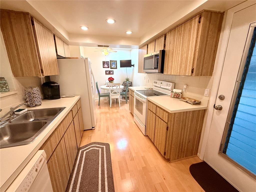 8350 High Point Circle, Unit 3 Port Richey, FL 34668 - Photo 5 of 32