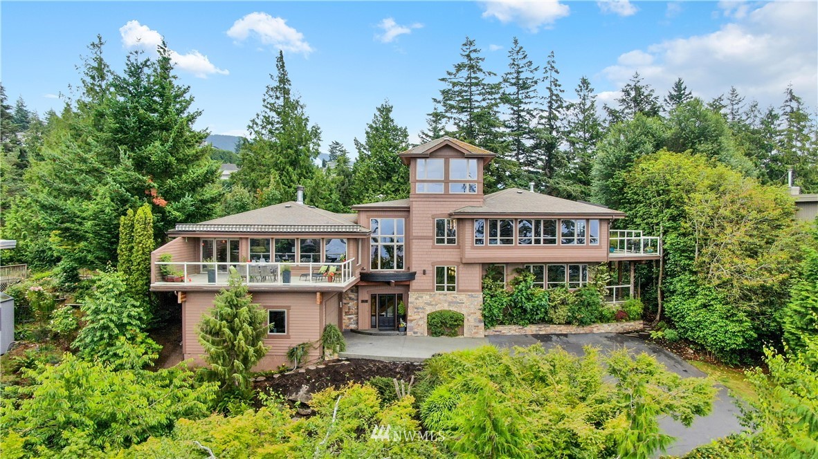 711 Briar Road Bellingham, WA 98225 - Photo 2 of 40 front view of a house with a yard