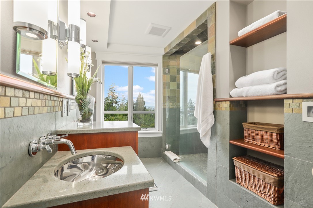 711 Briar Road Bellingham, WA 98225 - Photo 31 of 40 a living room with furniture and a window