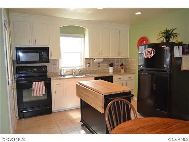 2413 Crystal Ridge Road Henrico, VA 23233 - Photo 4 of 14 Kitchen