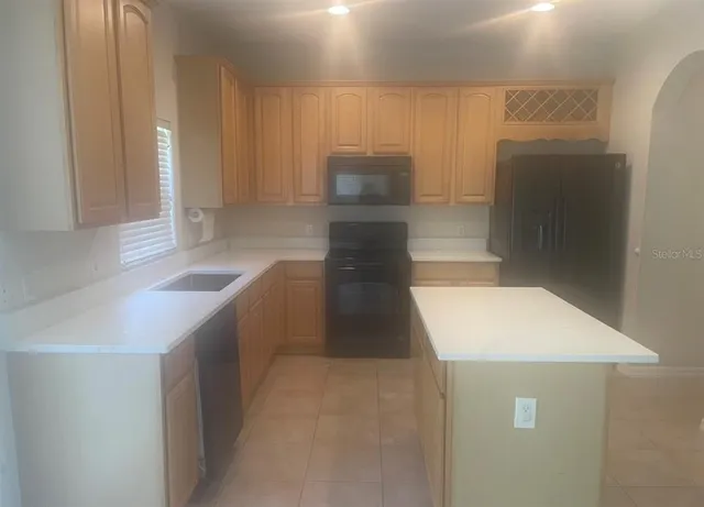 $2,495 | 9003 Grand Bayou Court, Tampa, FL 33635