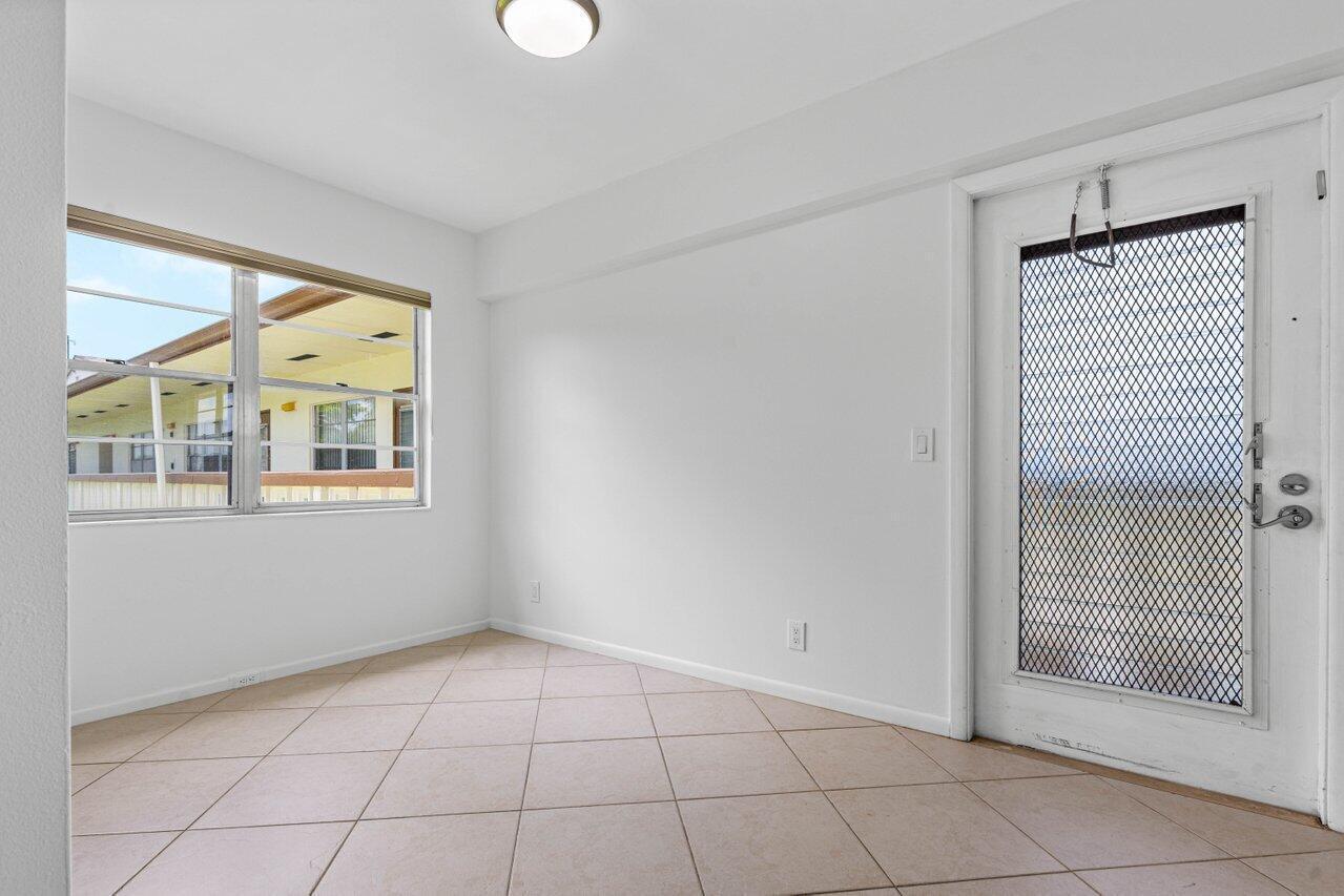 74 Mansfield A Boca Raton, FL 33434 - Photo 6 of 32 20240717132710814541000000-o