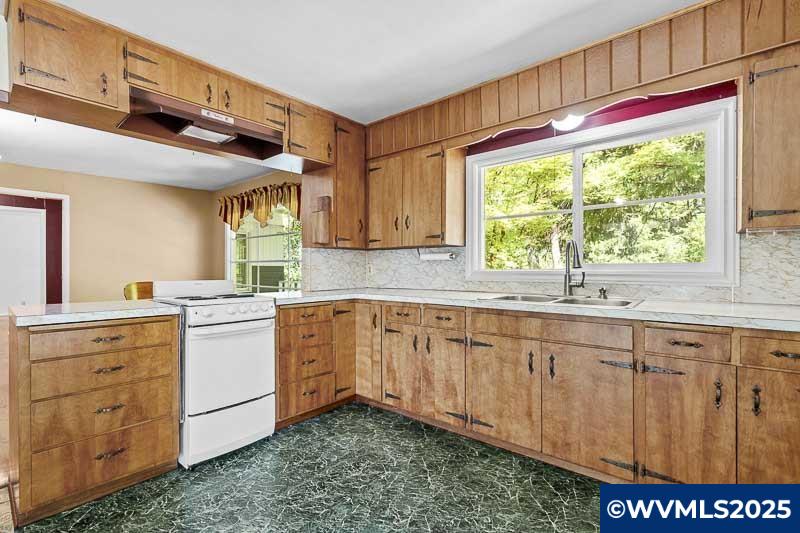 13530 Fishback Road Monmouth, OR 97361 - Photo 13 of 50