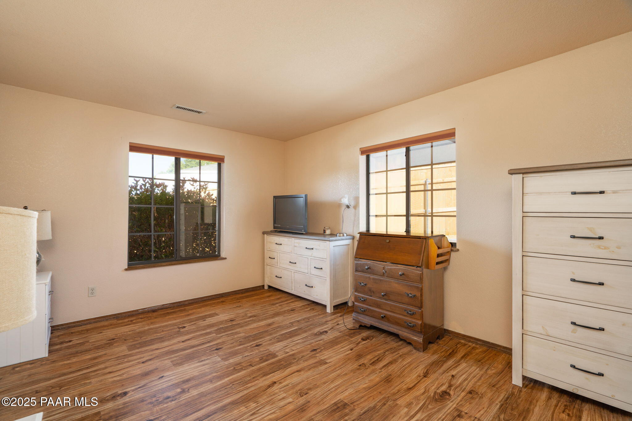 11992 Rawhide Ridge Dewey, AZ 86327 - Photo 19 of 46 Guest Room 2