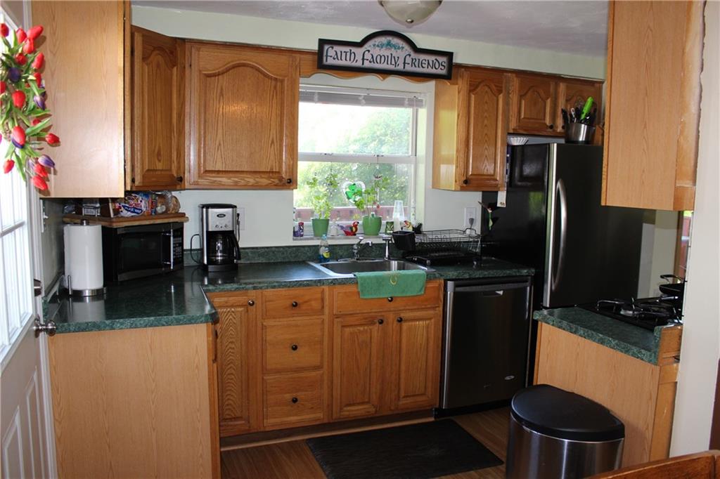 422 Dailey Road Brentwood, PA 15227 - Photo 8 of 22 Gallery Image 8