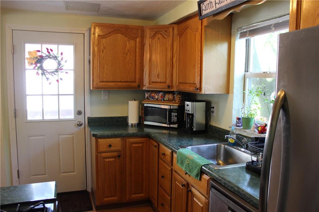 422 Dailey Road Brentwood, PA 15227 - Photo 9 of 22 Gallery Image 9