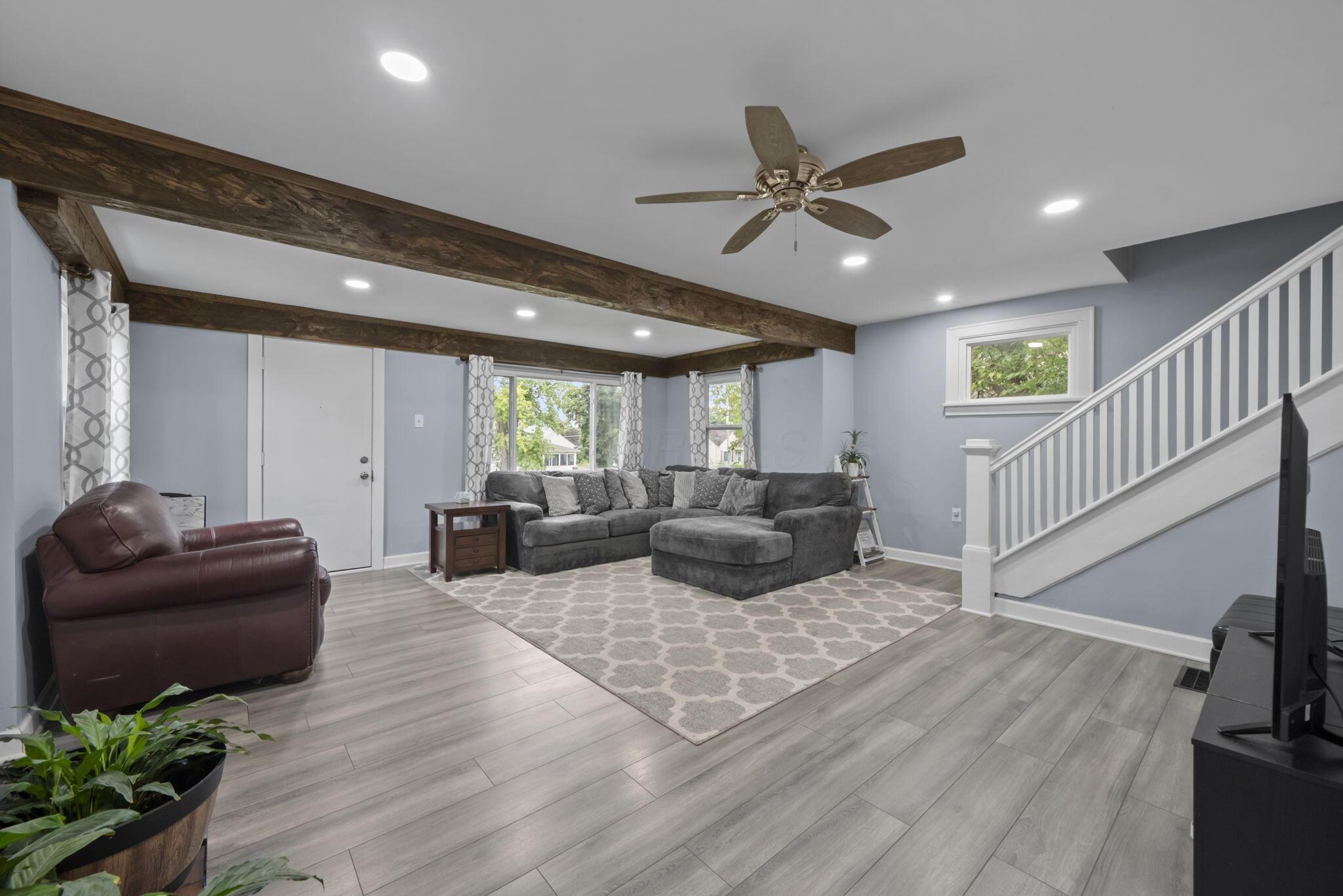 202 Williams Road Columbus, OH 43207 - Photo 5 of 50 Living Room