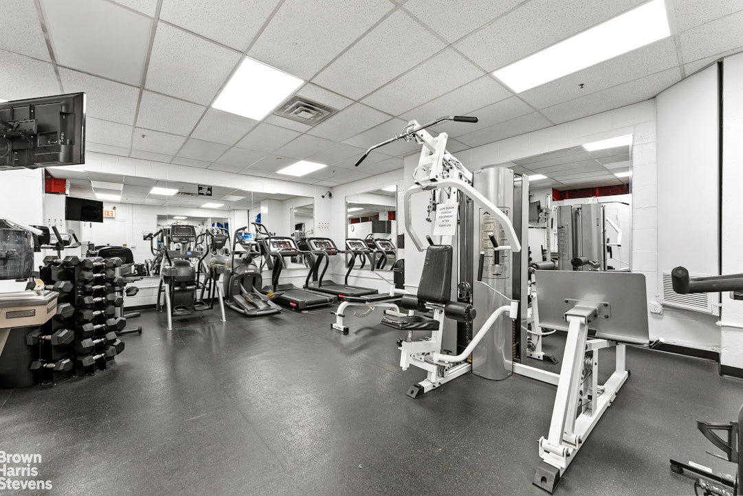 201 East 17th Street, Unit 8F Manhattan, NY 10003 - Photo 8 of 9