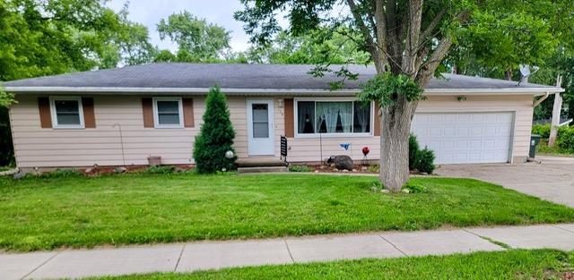 716 Thomas Drive Sun Prairie, WI 53590 - Photo 1 of 19