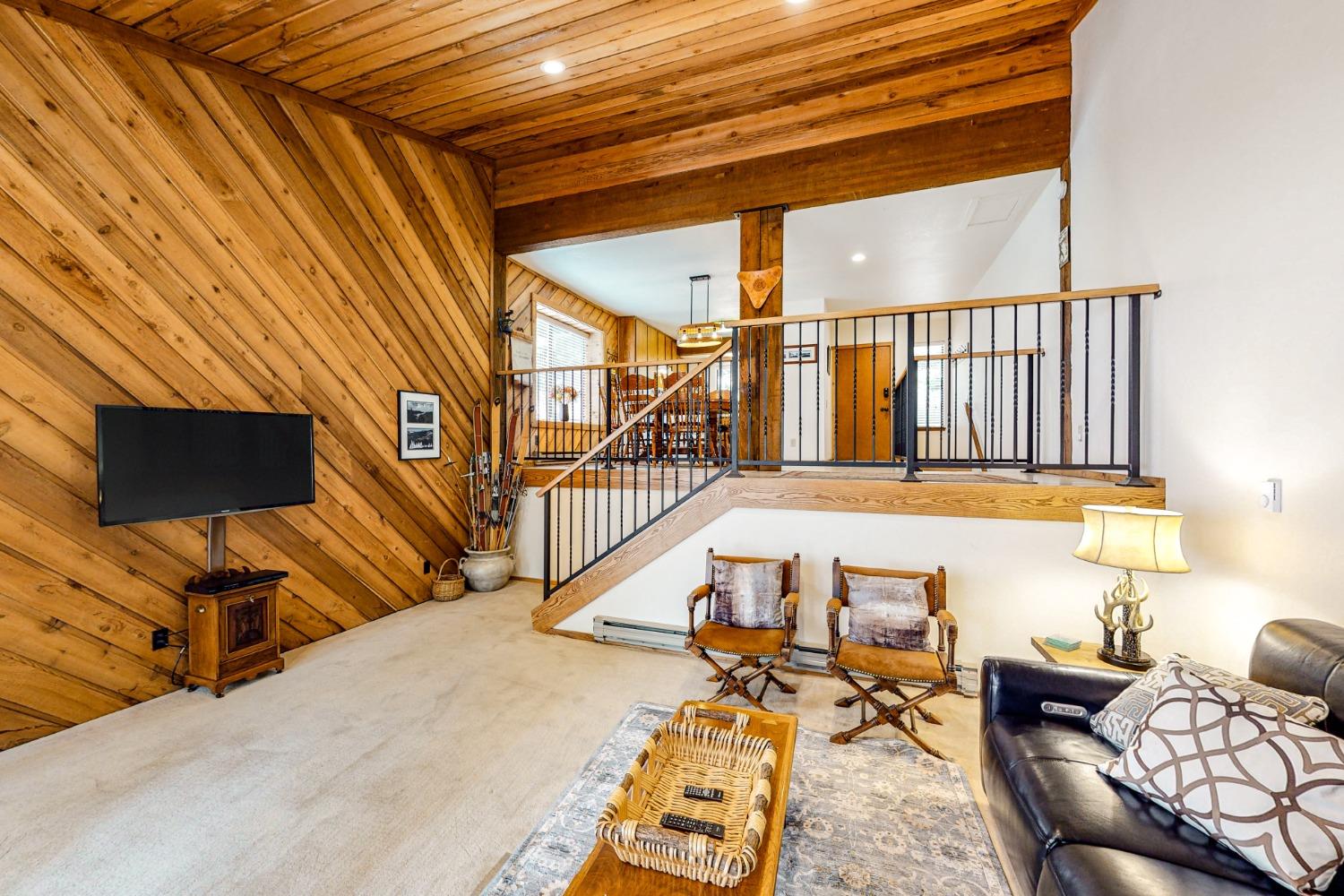 62792 Skiview Lane Mono Hot Springs, CA 93642 - Photo 4 of 15 a view of a balcony with furniture