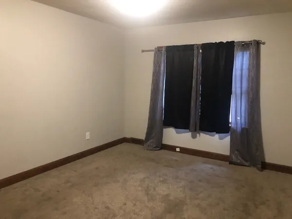 $825 | 1728 East Locust Street, Unit Y, Davenport, IA 52803