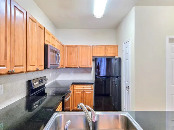 $2,450 | 12707 Boheme Drive, Unit 506, Houston, TX 77024