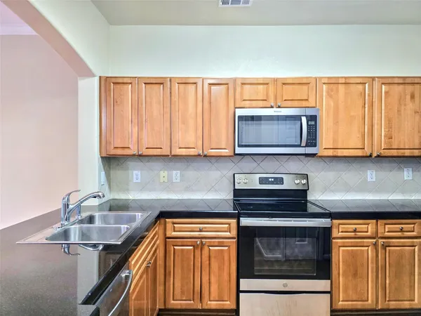 $2,450 | 12707 Boheme Drive, Unit 506, Houston, TX 77024