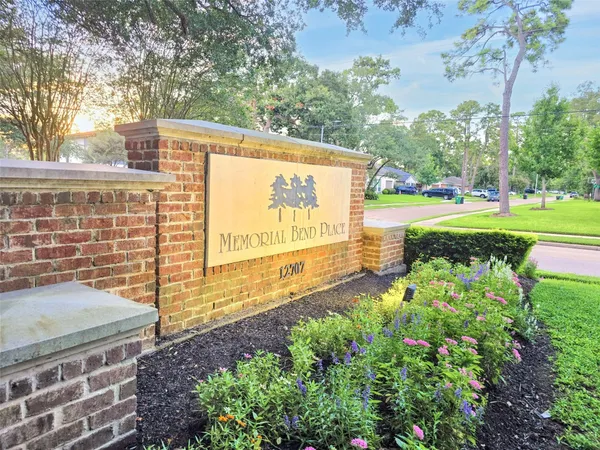 $2,450 | 12707 Boheme Drive, Unit 506, Houston, TX 77024