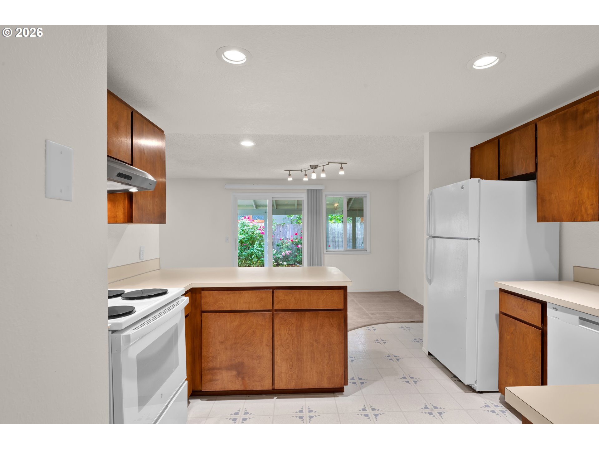 4017 Dillard Road Eugene, OR 97405 - Photo 13 of 37