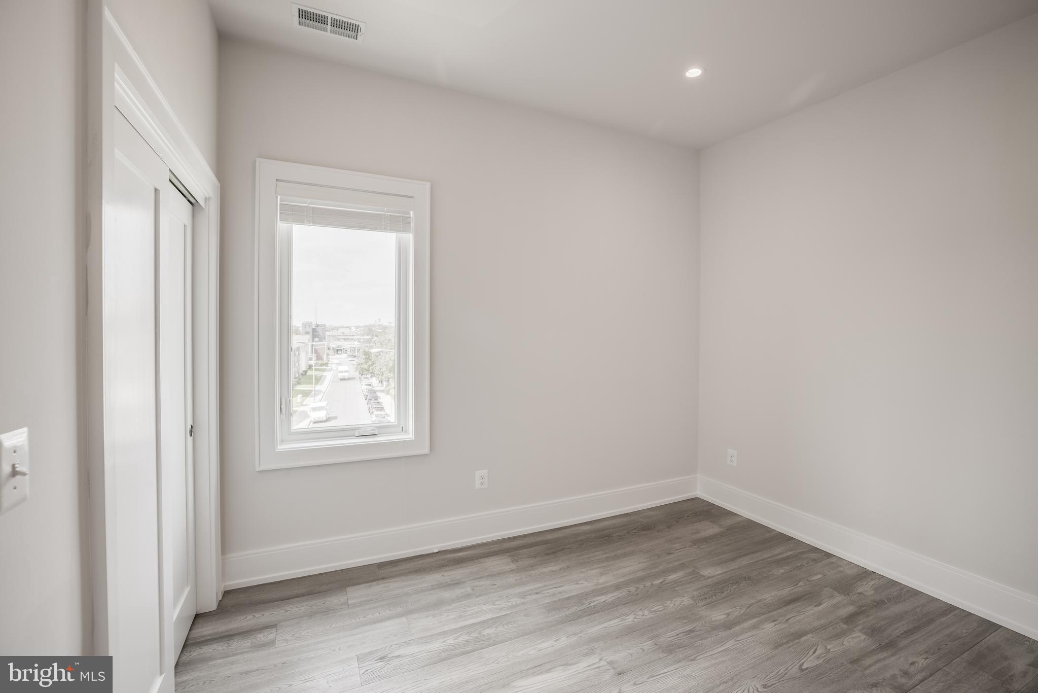 525 Park Road Northwest, Unit 304 Washington, DC 20010 - Photo 12 of 16