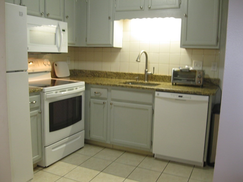 136 Central Street, Unit C9 Hudson, MA 01749 - Photo 8 of 17