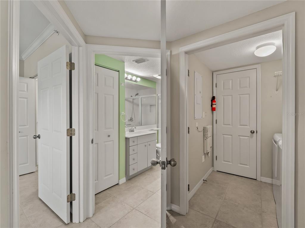 902 Addington Court, Unit 103 Venice, FL 34293 - Photo 34 of 48