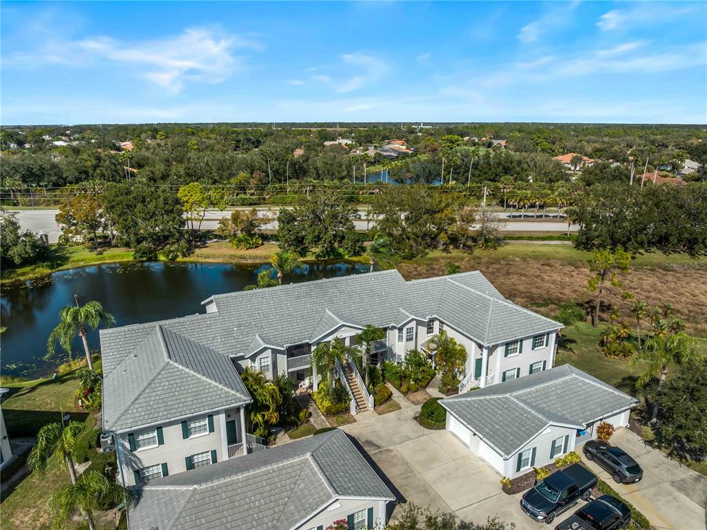 902 Addington Court, Unit 103 Venice, FL 34293 - Photo 4 of 48