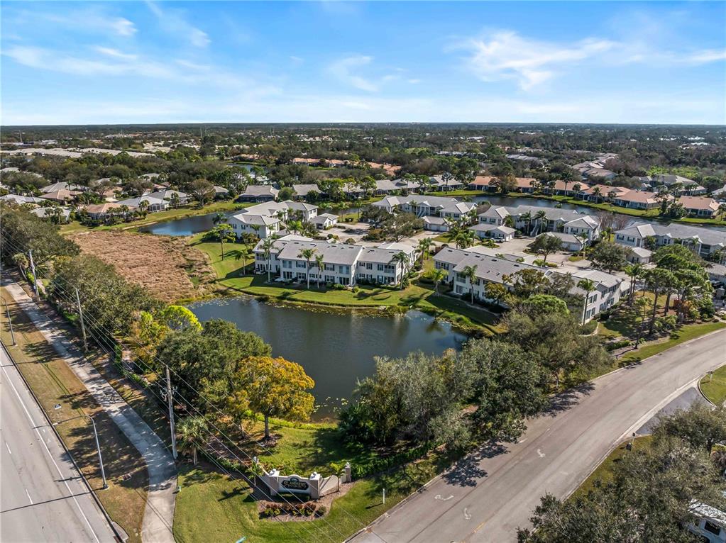 902 Addington Court, Unit 103 Venice, FL 34293 - Photo 7 of 48