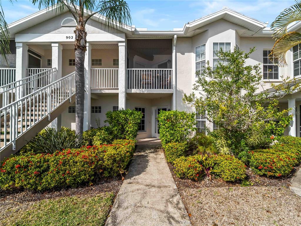 902 Addington Court, Unit 103 Venice, FL 34293 - Photo 10 of 48