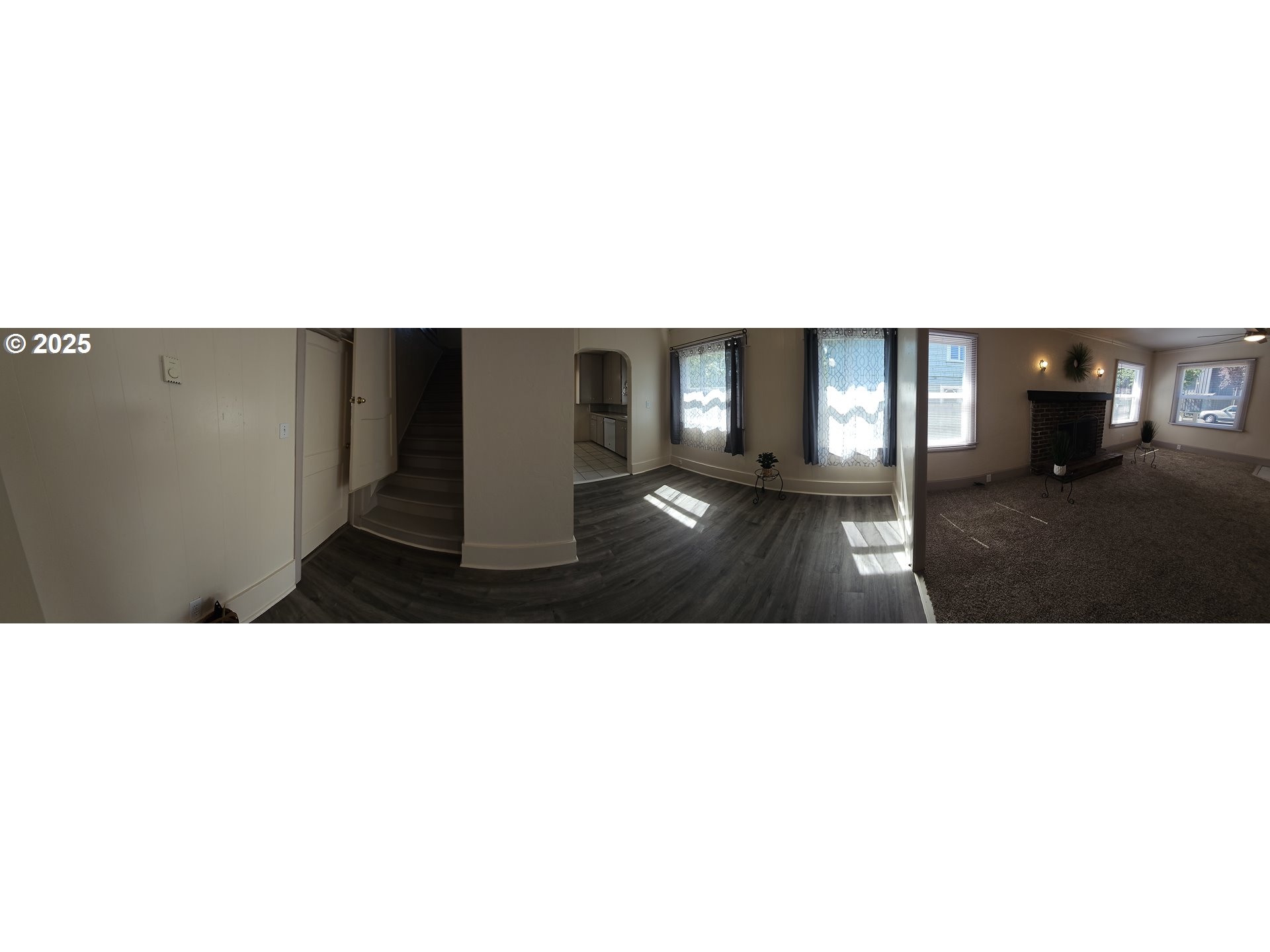 1760 West Broadway Eugene, OR 97402 - Photo 28 of 40 a balcony with view of city